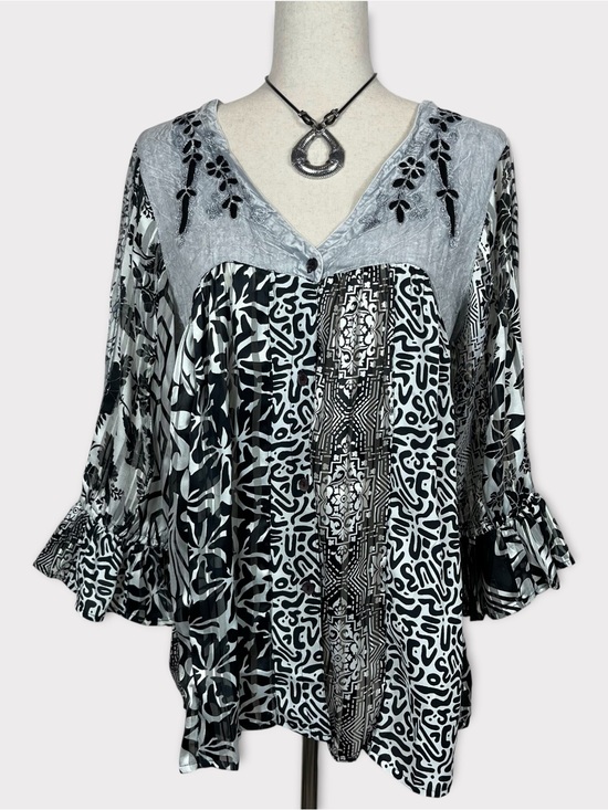 Young Threads Tops - Young Threads Patchwork Embroidered Button Top XL Boho Festival Fairy Whimsigoth